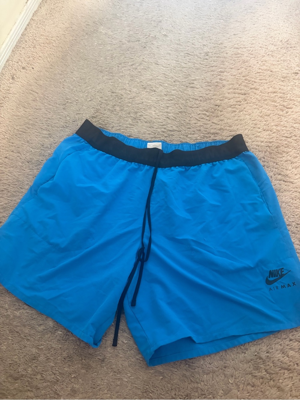Blue pre own as is size XL Nike Air Max Woven Men athletic shorts